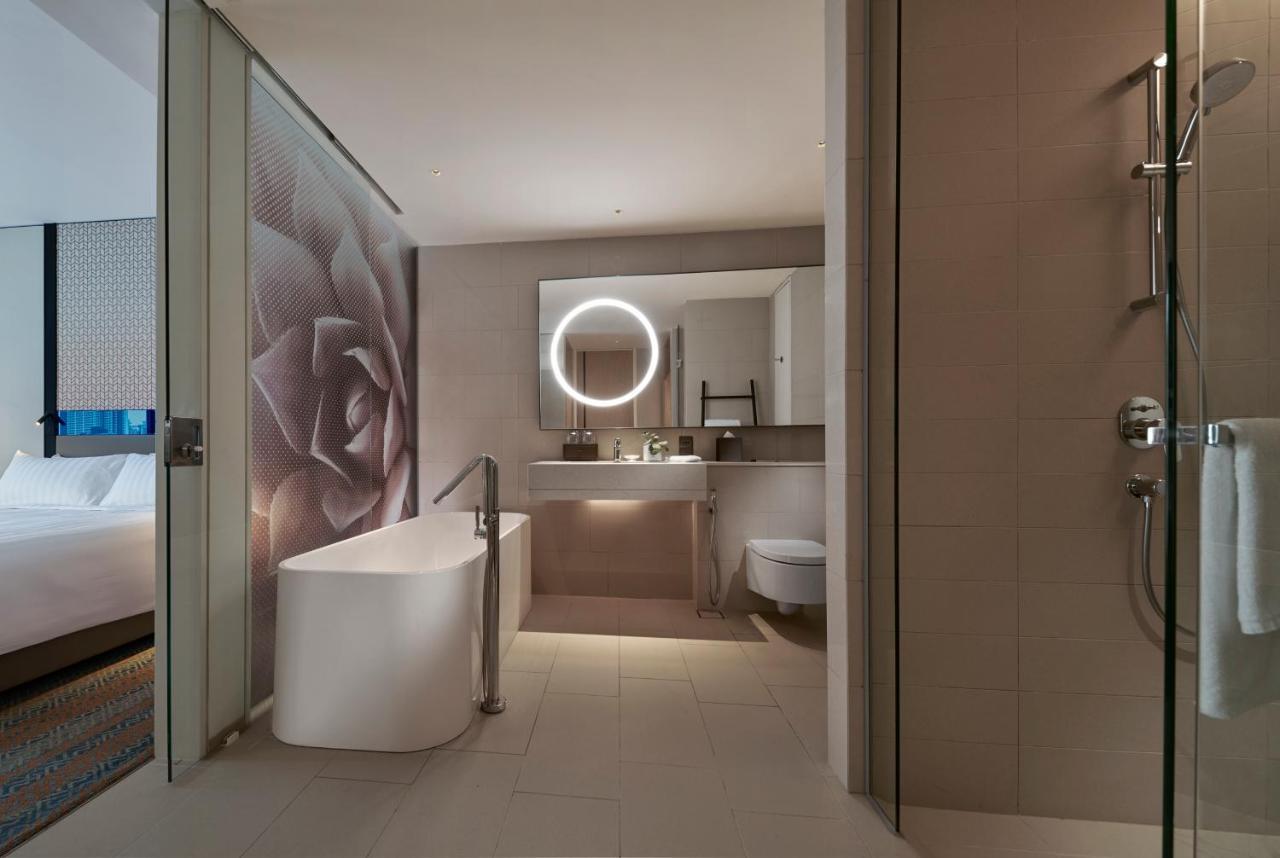 Amari Kuala Lumpur Hotel Buitenkant foto Bathroom