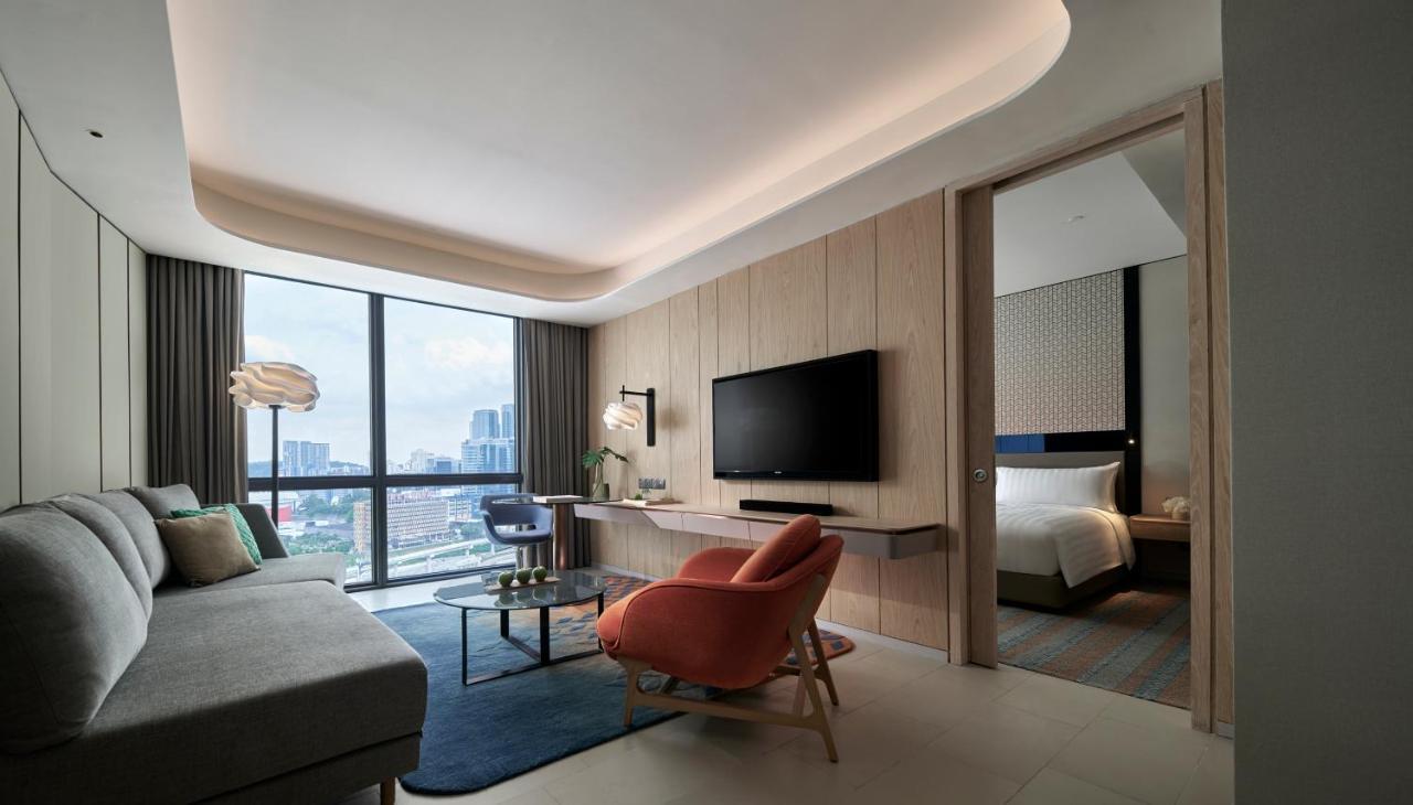 Amari Kuala Lumpur Hotel Buitenkant foto A suite at the hotel