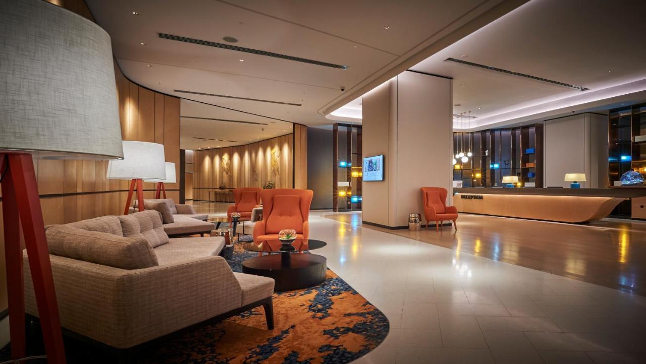 Amari Kuala Lumpur Hotel Buitenkant foto The lobby of the hotel