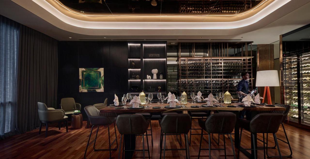 Amari Kuala Lumpur Hotel Buitenkant foto The private dining room at the restaurant