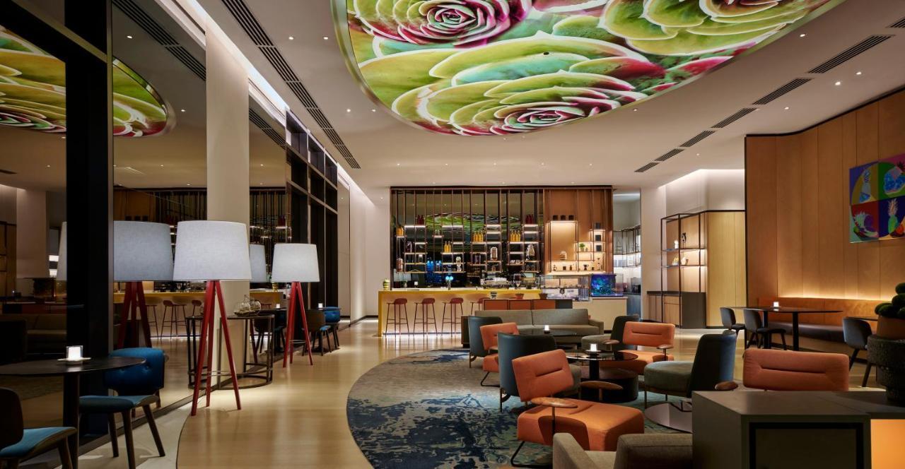 Amari Kuala Lumpur Hotel Buitenkant foto The lobby of the hotel